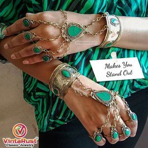 single  Vintage Green Stone Slave Bracelet, Bracelet with Rings, Tribal Slave